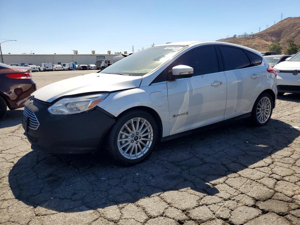 2017 Ford Focus მანქანა იყიდება აუქციონზე, vin: 1FADP3R4XHL325341, აუქციონის ნომერი: 68143906