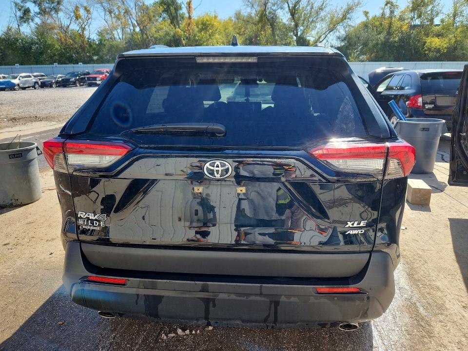 Продажа на аукционе авто 2023 Toyota Rav4, vin: JTMP1RFV5PD095497, номер лота: 71602126