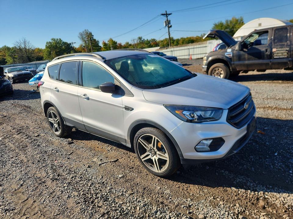 Продаж на аукціоні авто 2019 Ford Escape, vin: 1FMCU9HD5KUC43663, номер лоту: 72768016