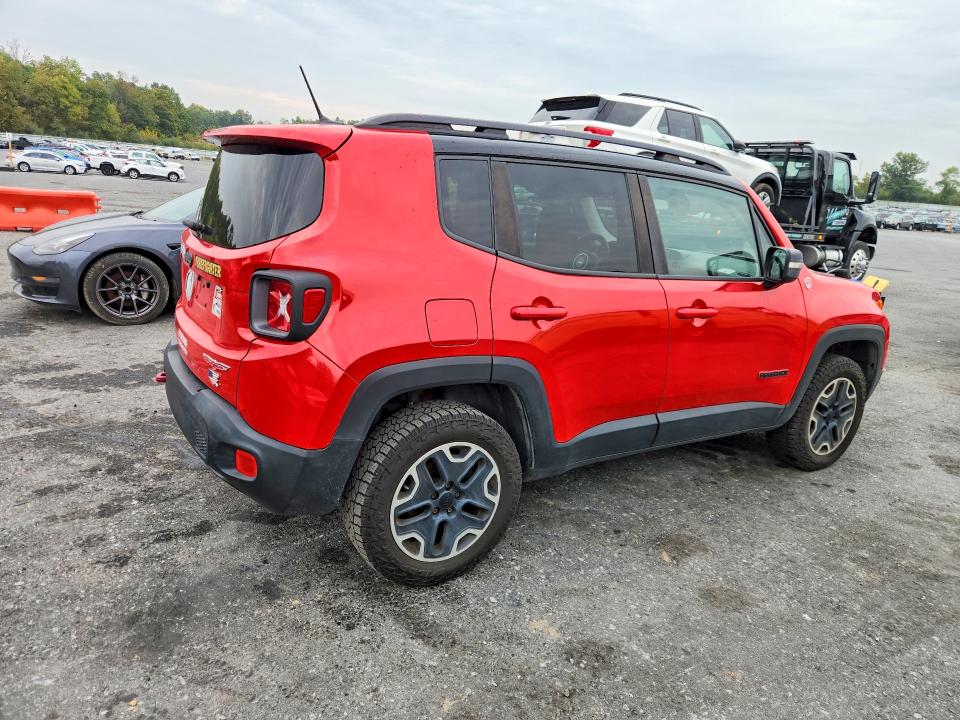 2015 Jeep Renegade მანქანა იყიდება აუქციონზე, vin: ZACCJBCT0FPB65437, აუქციონის ნომერი: 70331296