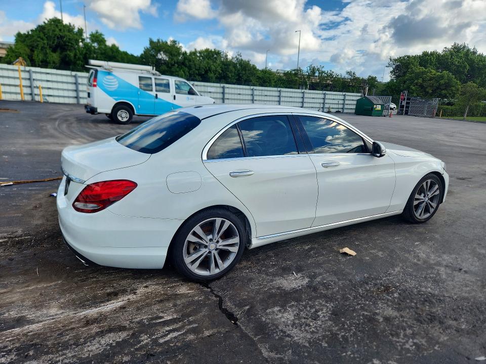 2016 Mercedes-benz C მანქანა იყიდება აუქციონზე, vin: 55SWF4JB9GU142227, აუქციონის ნომერი: 71575356
