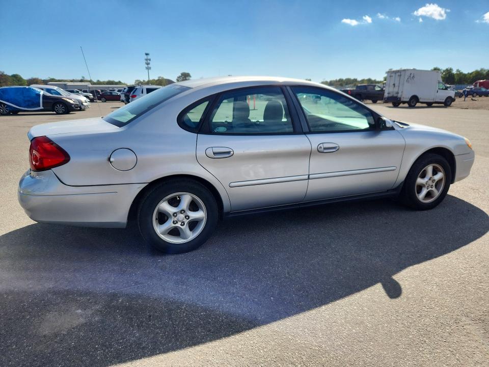 72427266 :رقم المزاد ، 1FAFP55UXYA130717 vin ، 2000 Ford Taurus مزاد بيع