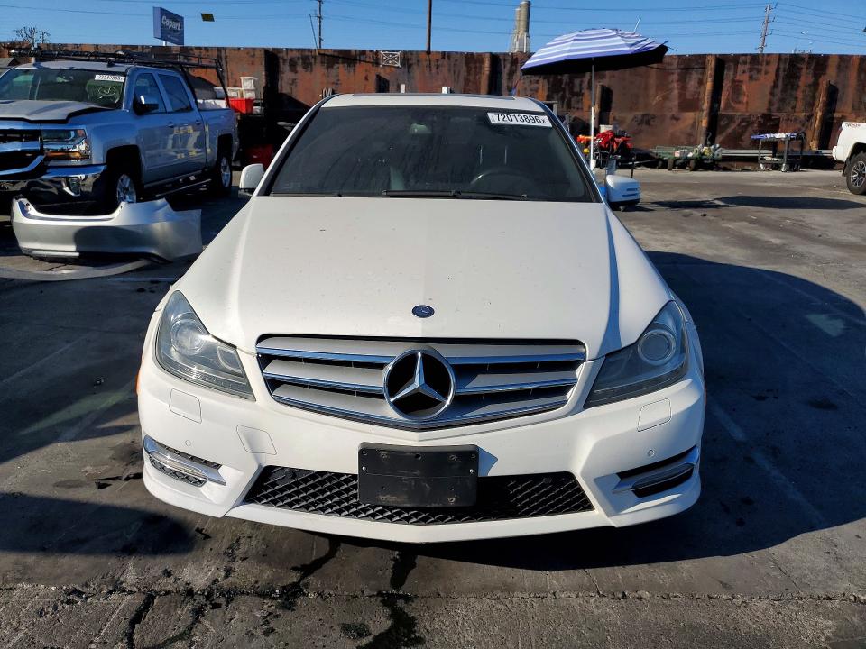 Продаж на аукціоні авто 2013 Mercedes-benz C, vin: WDDGF4HB0DG001498, номер лоту: 72013896