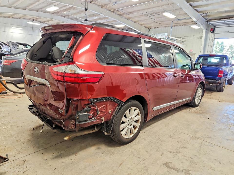Продажа на аукционе авто 2017 Toyota Sienna, vin: 5TDDZ3DC2HS166770, номер лота: 71042476