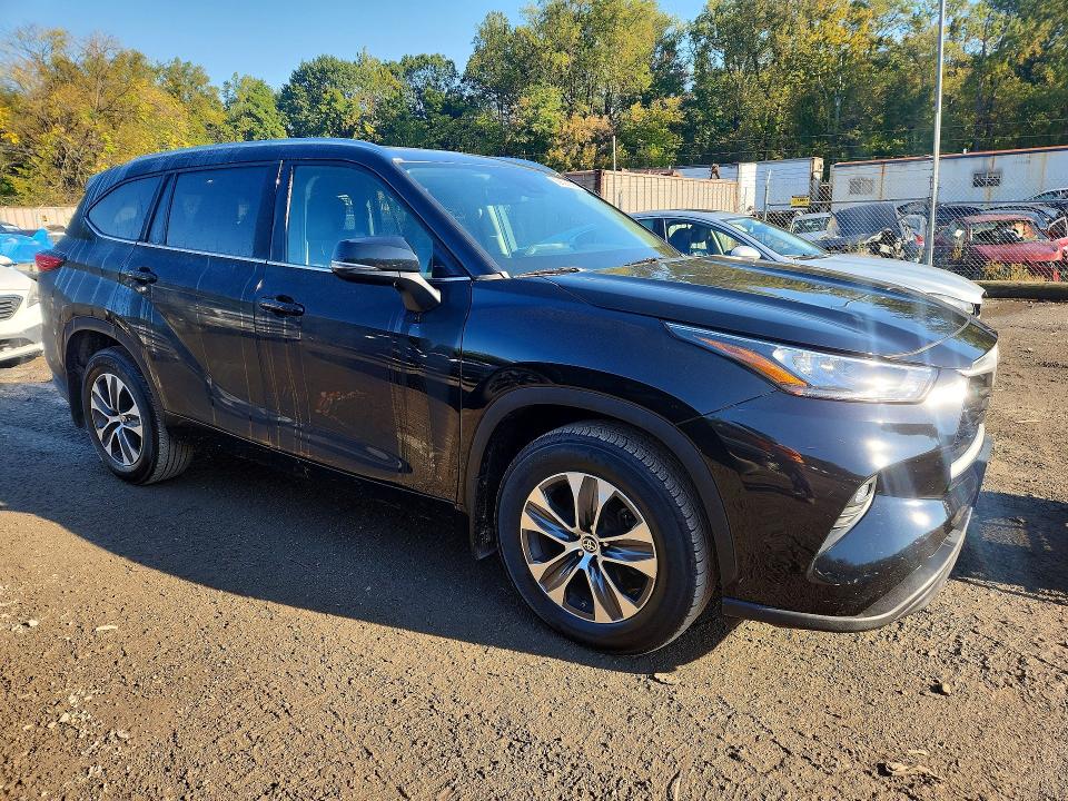 72892556 :رقم المزاد ، 5TDGZRBH8LS509105 vin ، 2020 Toyota Highlander مزاد بيع