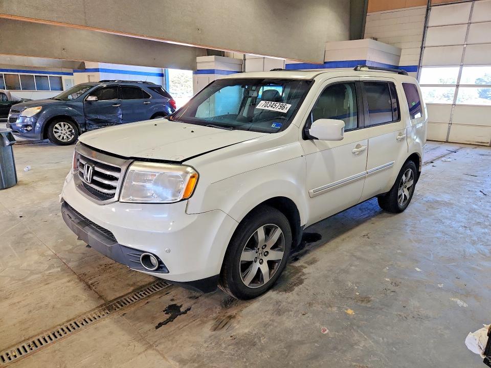 70345796 :رقم المزاد ، 5FNYF4H9XFB072023 vin ، 2015 Honda Pilot مزاد بيع