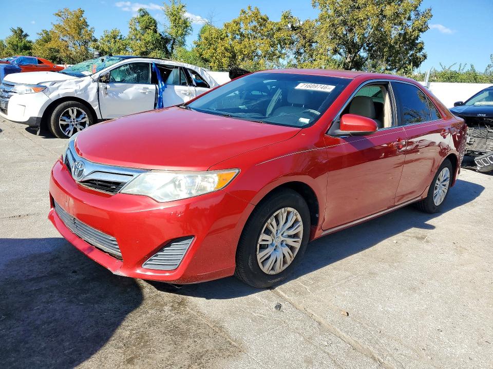 71609746 :رقم المزاد ، 4T1BF1FK1CU569146 vin ، 2012 Toyota Camry مزاد بيع