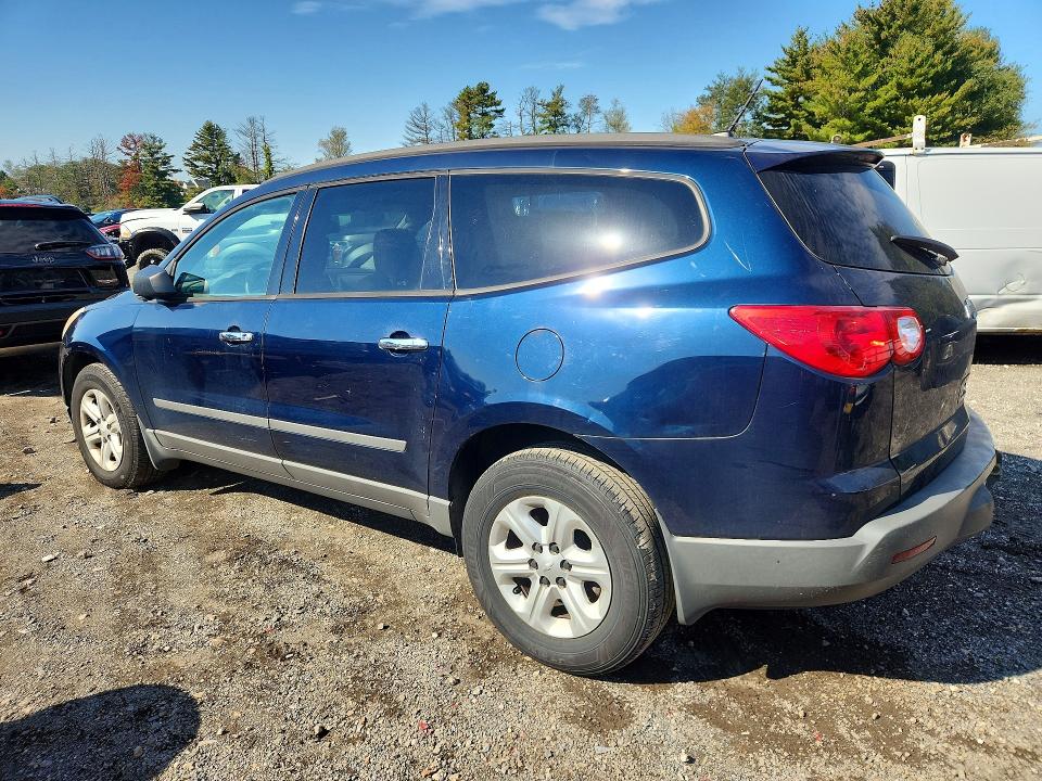 72761366 :رقم المزاد ، 1GNKRFED1BJ402904 vin ، 2011 Chevrolet Traverse مزاد بيع