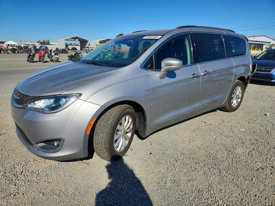 Продажа на аукционе авто 2017 Chrysler Pacifica, vin: 2C4RC1BG3HR733739, номер лота: 69463586