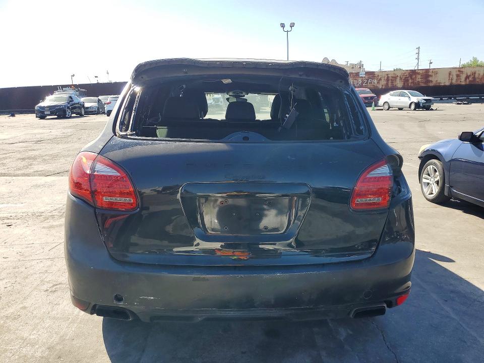 Продаж на аукціоні авто 2011 Porsche Cayenne, vin: WP1AA2A26BLA02042, номер лоту: 71503976
