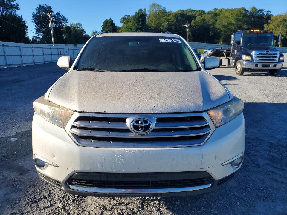 2011 Toyota Highlander მანქანა იყიდება აუქციონზე, vin: 5TDZA3EH8BS016550, აუქციონის ნომერი: 71878276
