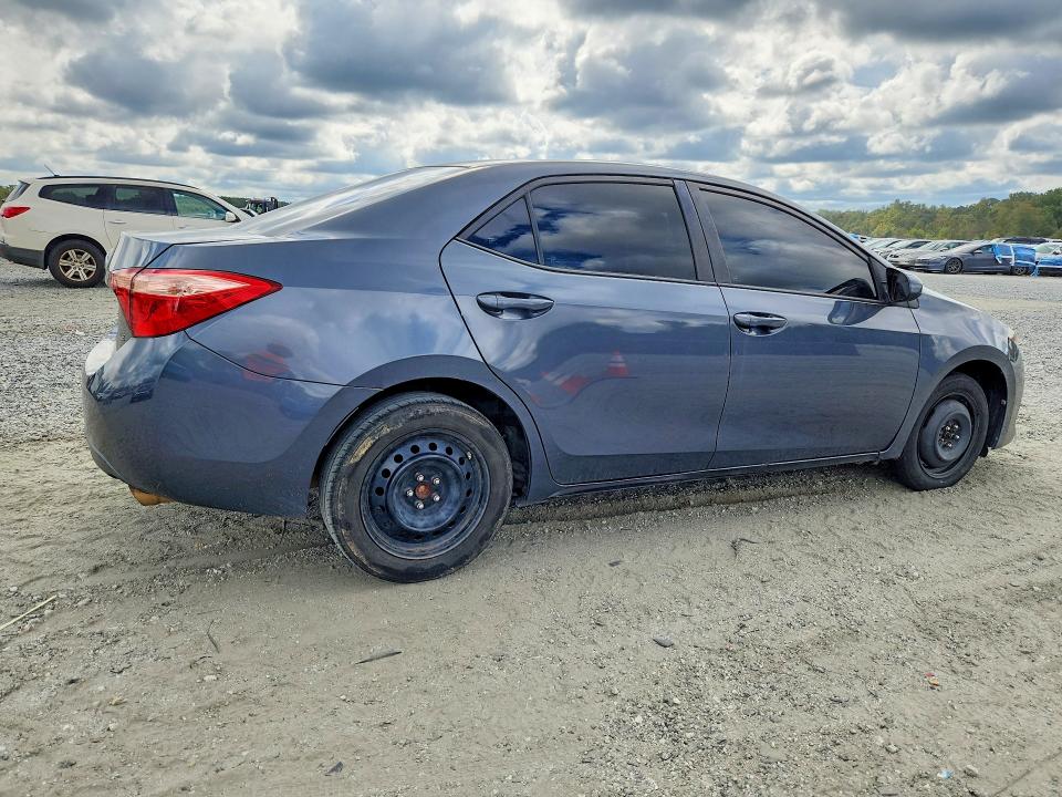 Auction sale of the 2018 Toyota Corolla, vin: 5YFBURHE8JP822716, lot number: 71670666