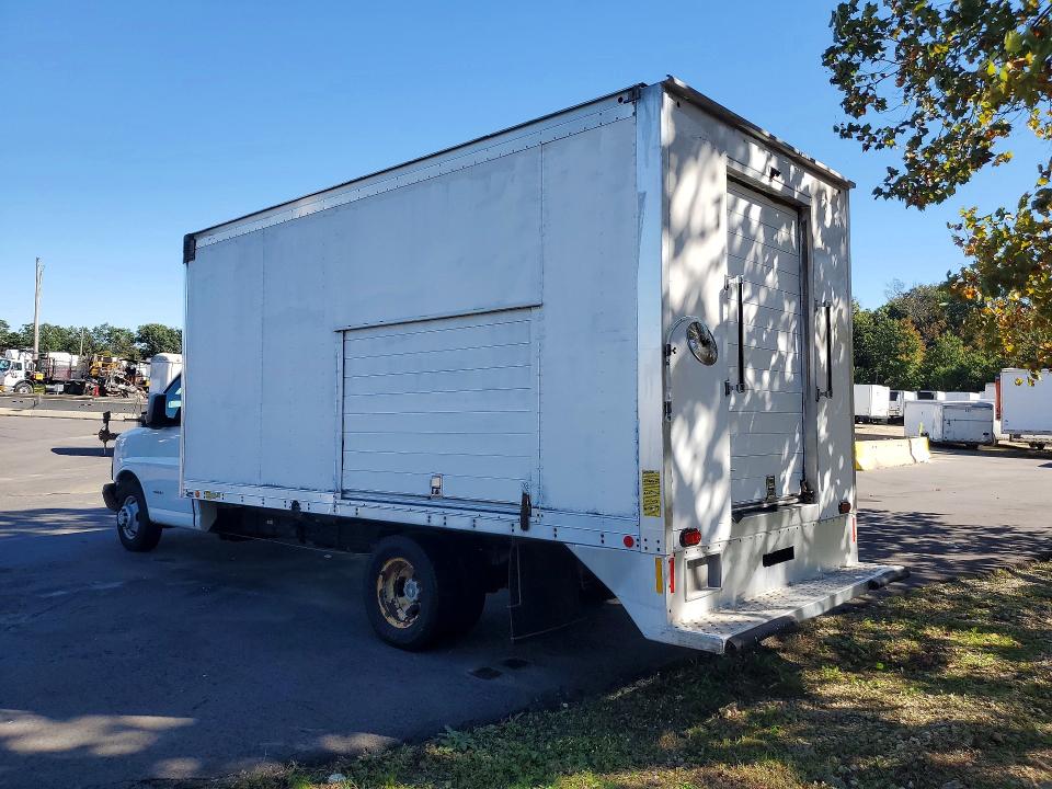 70663196 :رقم المزاد ، 1HA6GVCG6HN007637 vin ، 2017 Chevrolet Express مزاد بيع