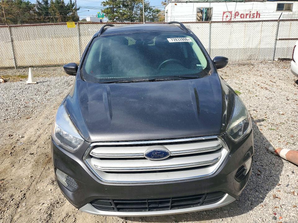 Продажа на аукционе авто 2018 Ford Escape, vin: 1FMCU9GD0JUB81024, номер лота: 72832806