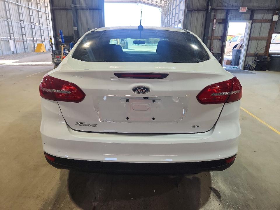 71310616 :رقم المزاد ، 1FADP3F28JL230091 vin ، 2018 Ford Focus مزاد بيع
