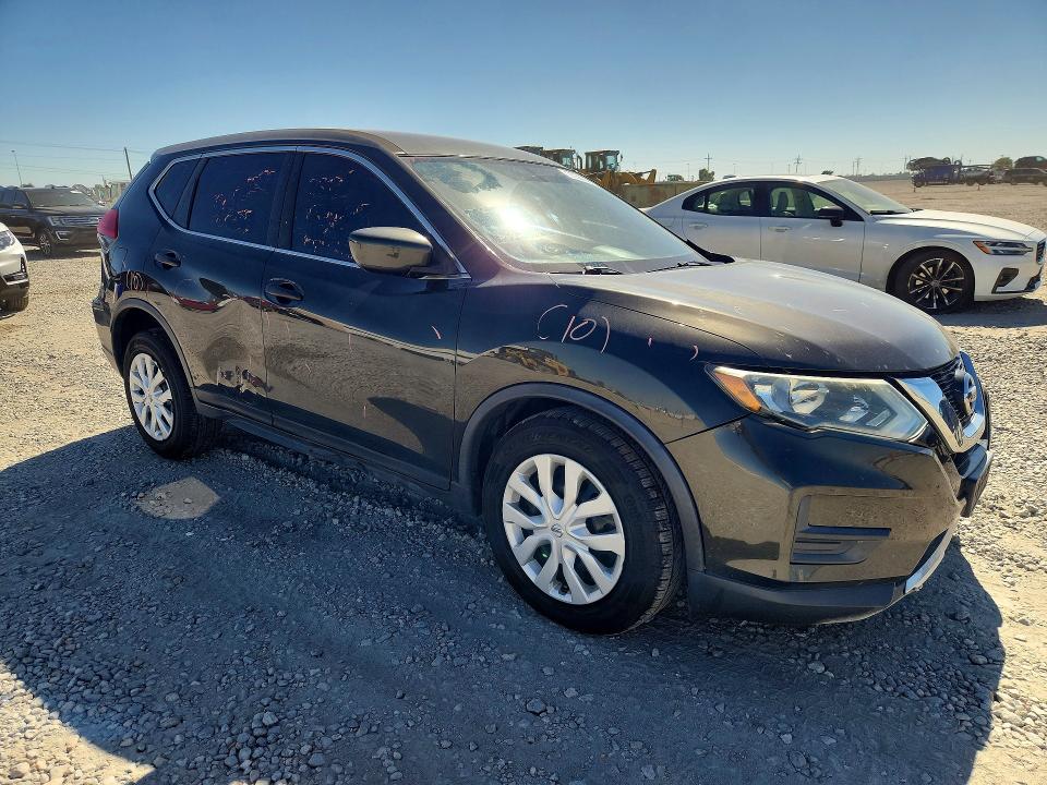 70506416 :رقم المزاد ، JN8AT2MT1HW384685 vin ، 2017 Nissan Rogue مزاد بيع
