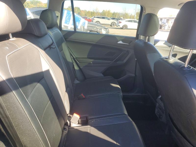 71970236 :رقم المزاد ، 3VV2B7AXXMM131495 vin ، 2021 Volkswagen Tiguan مزاد بيع