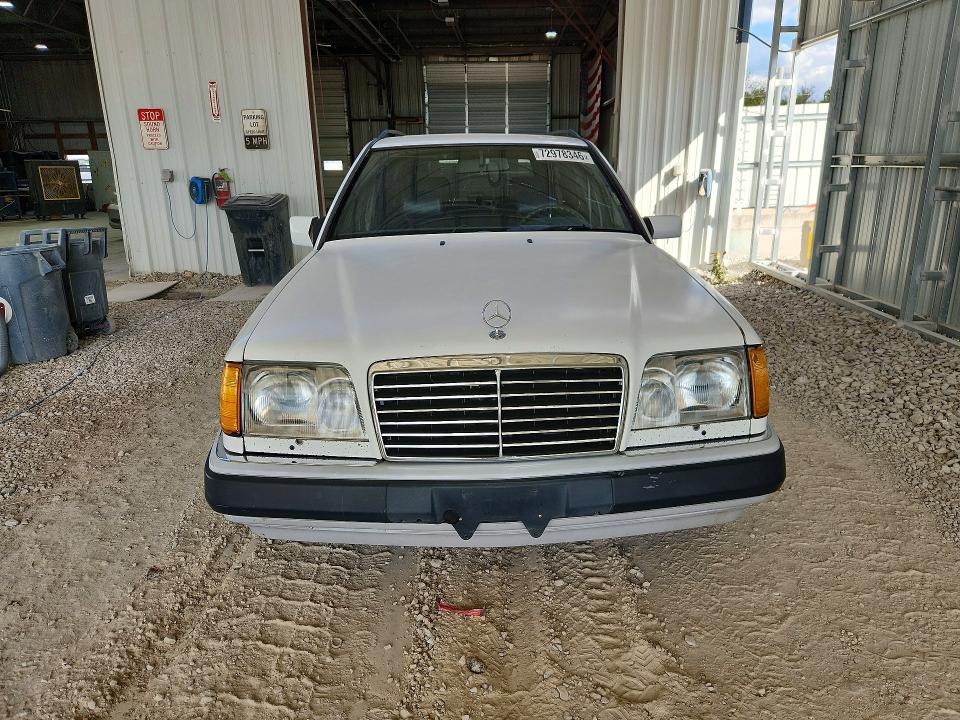 1992 Mercedes-benz 300 მანქანა იყიდება აუქციონზე, vin: WDBED90D0NF197112, აუქციონის ნომერი: 72978346