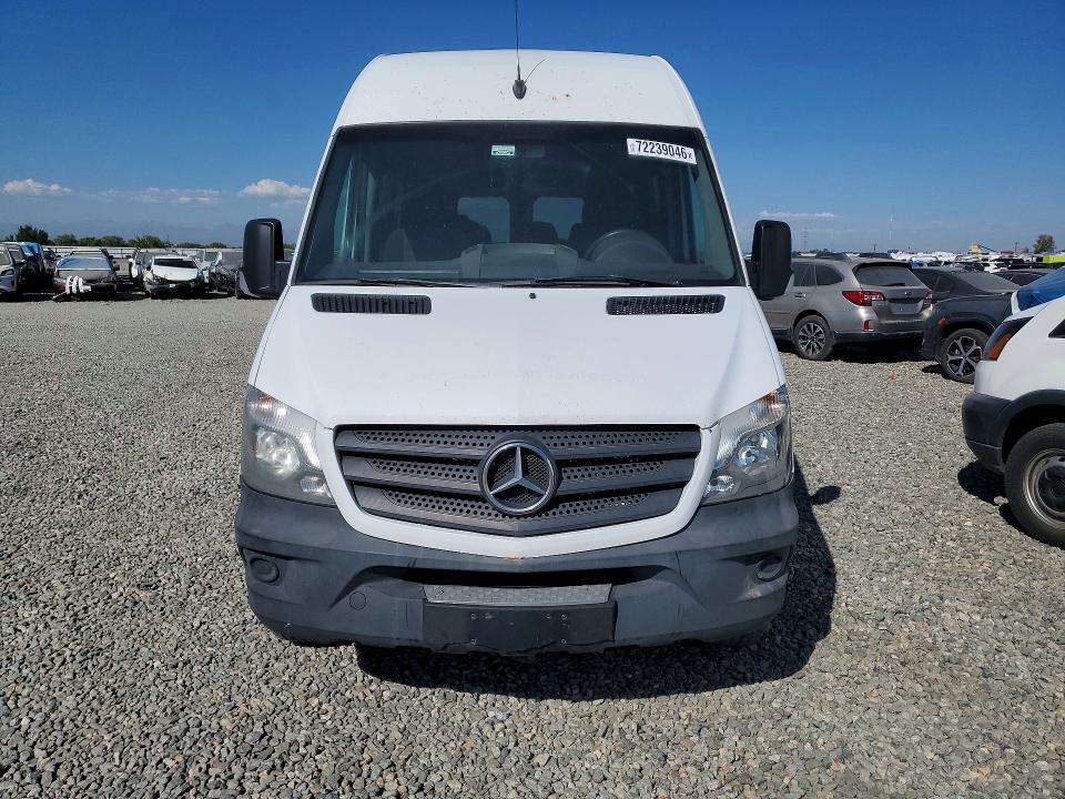 72239046 :رقم المزاد ، WDZPE8DD8GP213971 vin ، 2016 Mercedes-benz Sprinter مزاد بيع