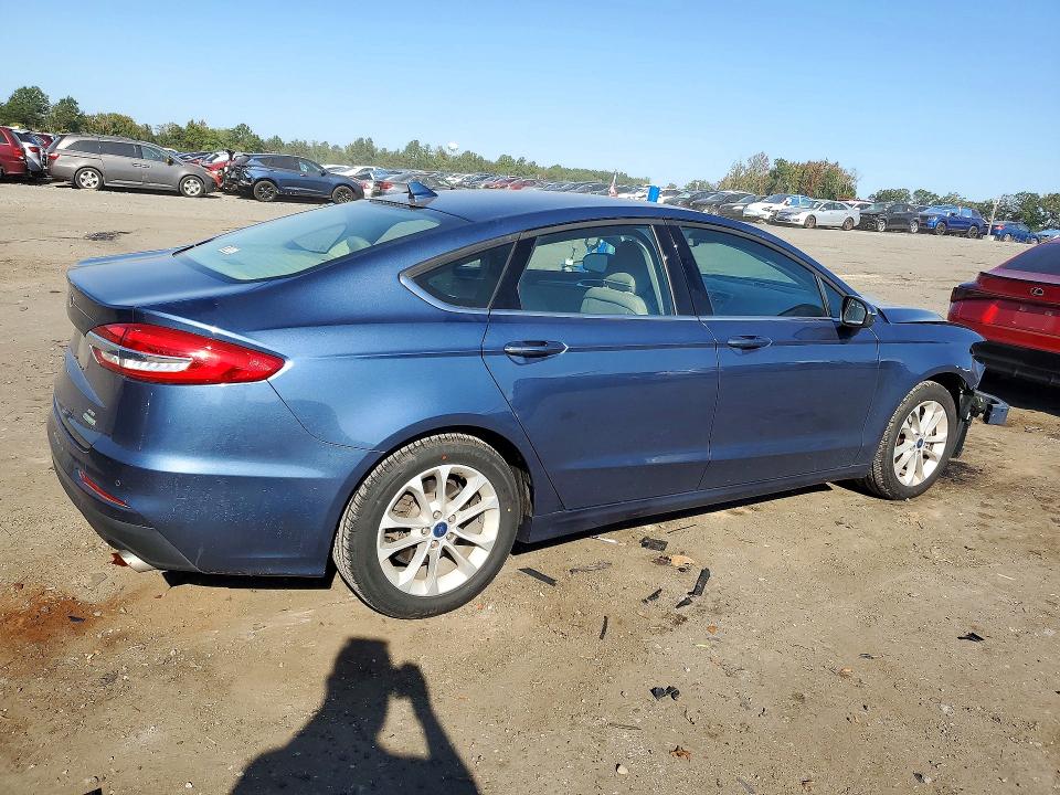Продажа на аукционе авто 2019 Ford Fusion, vin: 3FA6P0HD2KR267582, номер лота: 72122176