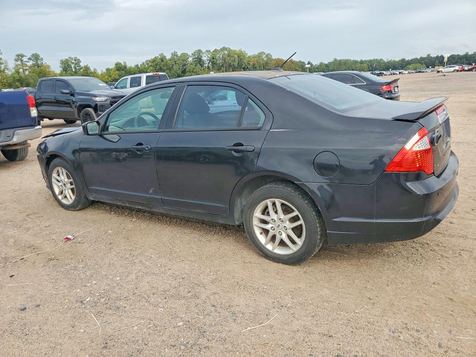 70377226 :رقم المزاد ، 3FAHP0GA1AR402436 vin ، 2010 Ford Fusion مزاد بيع