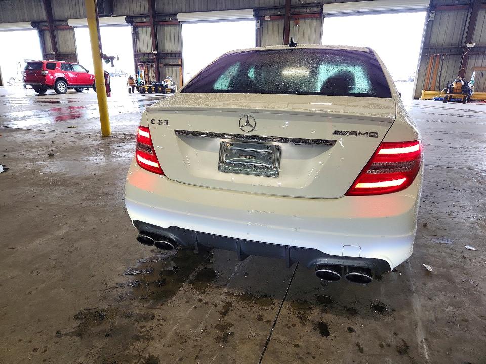 2014 Mercedes-benz C მანქანა იყიდება აუქციონზე, vin: WDDGF7HB4EA900676, აუქციონის ნომერი: 72028376