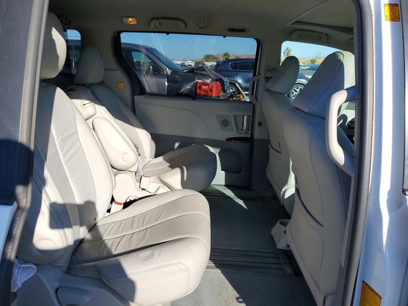 2011 Toyota Sienna მანქანა იყიდება აუქციონზე, vin: 5TDYK3DC5BS114899, აუქციონის ნომერი: 72773316