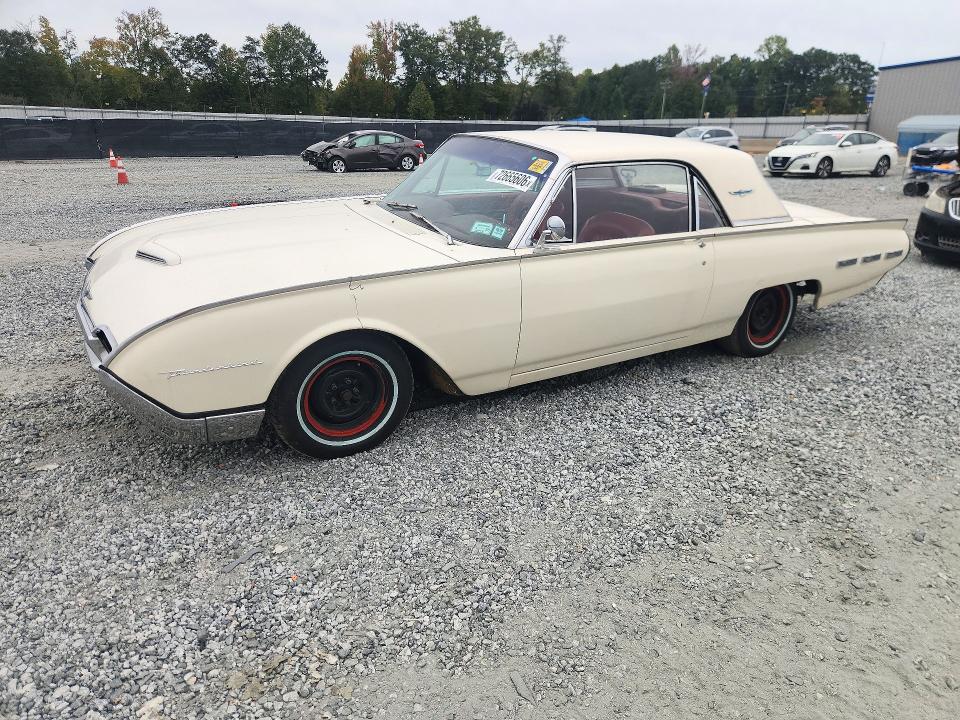 72665606 :رقم المزاد ، 2Y83Z111188 vin ، 1962 Ford Thundrbird مزاد بيع