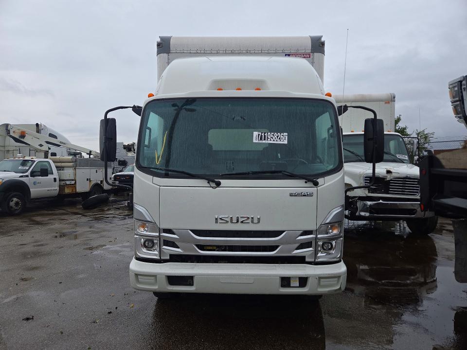 71195826 :رقم المزاد ، 54DC4W1D5PS205944 vin ، 2023 Isuzu Npr Hd مزاد بيع