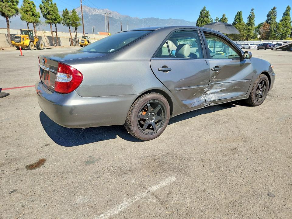 2002 Toyota Camry მანქანა იყიდება აუქციონზე, vin: JTDBF30K920008515, აუქციონის ნომერი: 70290176