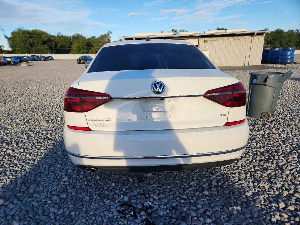 70376496 :رقم المزاد ، 1VWBA7A34JC020482 vin ، 2018 Volkswagen Passat مزاد بيع