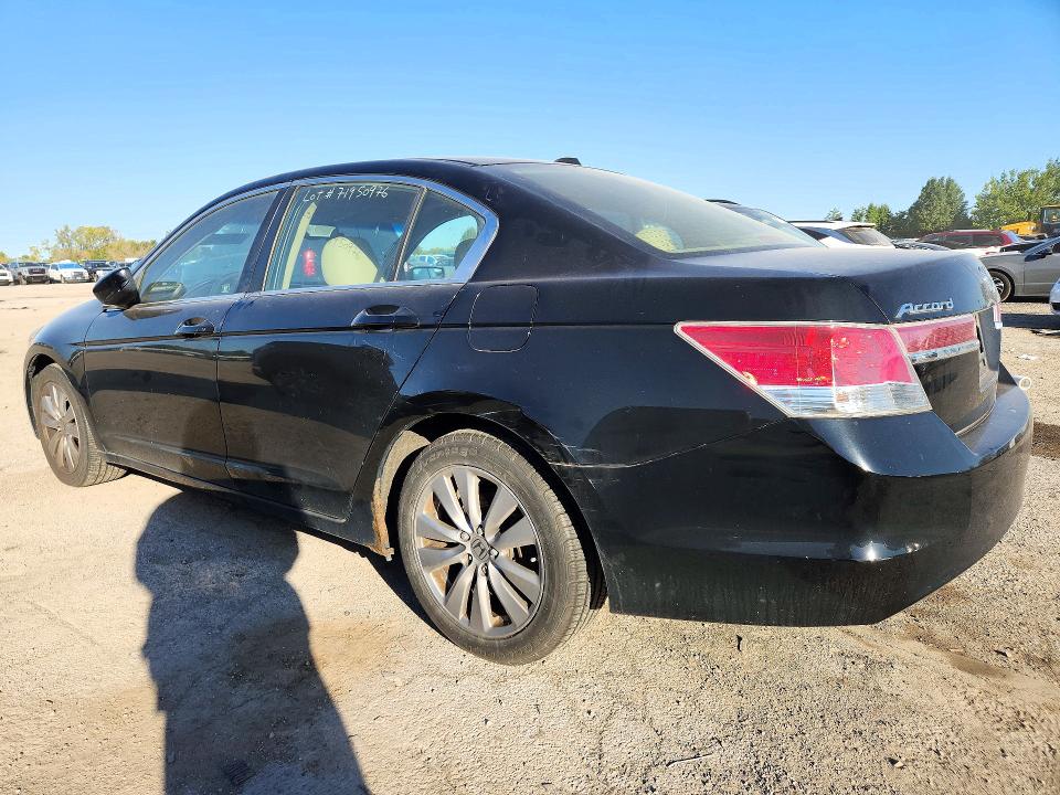 71950976 :رقم المزاد ، 1HGCP2F88BA152446 vin ، 2011 Honda Accord مزاد بيع