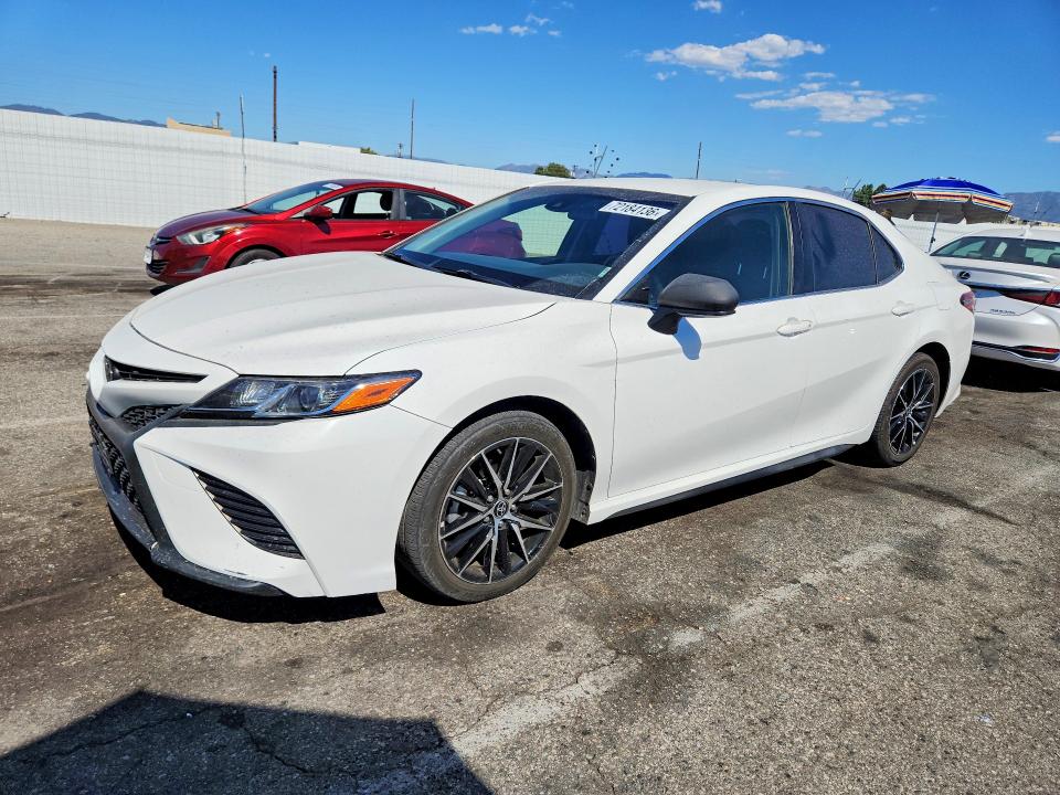 2018 Toyota Camry მანქანა იყიდება აუქციონზე, vin: JTNB11HK5J3073586, აუქციონის ნომერი: 72184136