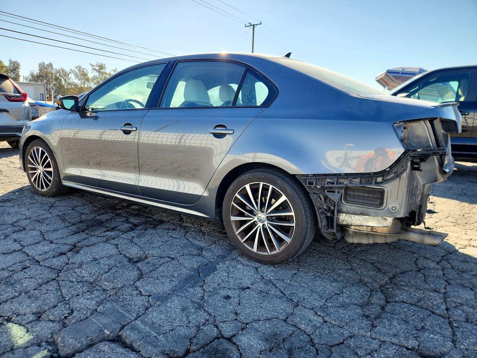 71894056 :رقم المزاد ، 3VWD17AJ2GM400774 vin ، 2016 Volkswagen Jetta مزاد بيع