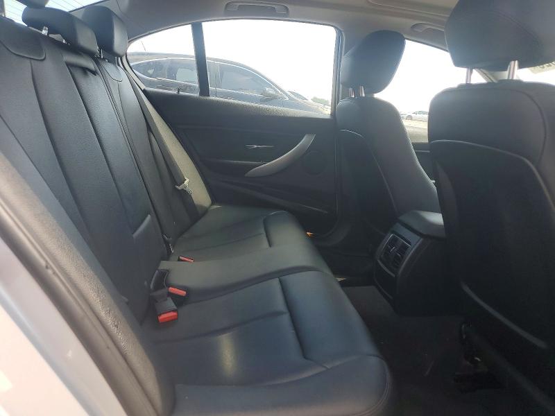 70930626 :رقم المزاد ، WBA8E1G58GNT35450 vin ، 2016 Bmw 320 مزاد بيع