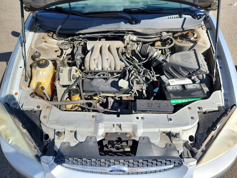 72427266 :رقم المزاد ، 1FAFP55UXYA130717 vin ، 2000 Ford Taurus مزاد بيع
