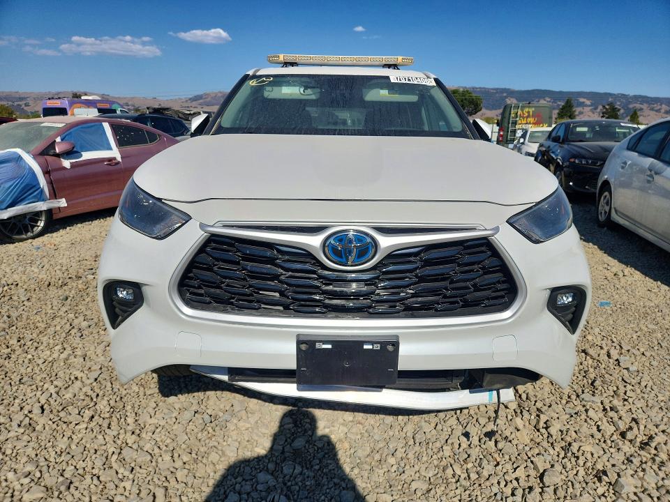 Продажа на аукционе авто 2023 Toyota Highlander, vin: 5TDZARAH6PS023061, номер лота: 70710406