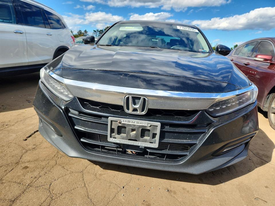 71623096 :رقم المزاد ، 1HGCV2F99JA004920 vin ، 2018 Honda Accord مزاد بيع