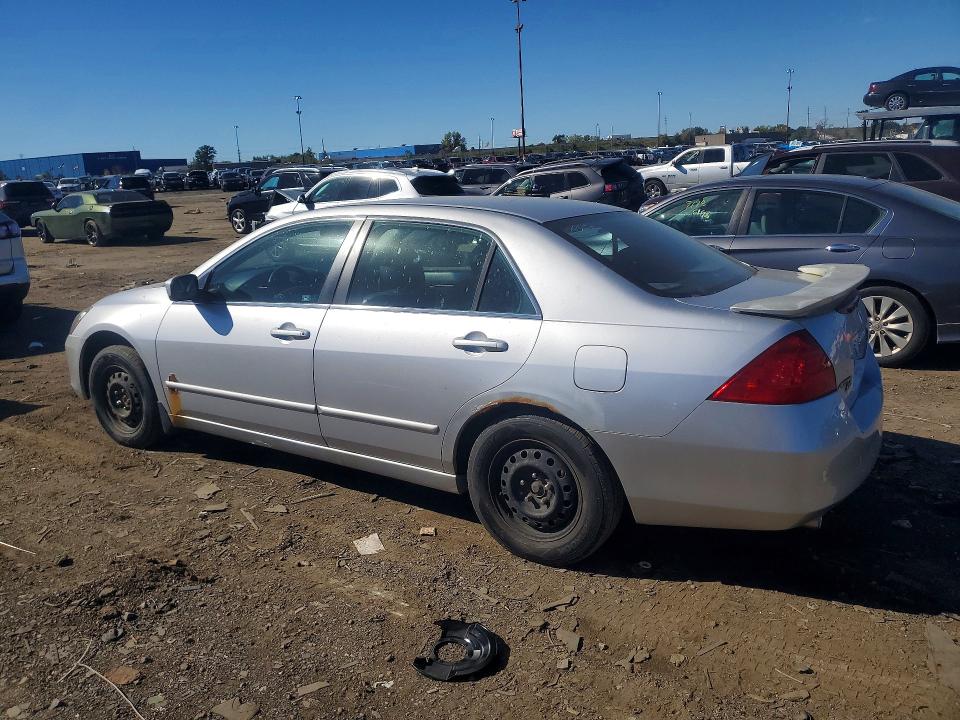 71727476 :رقم المزاد ، 1HGCM66567A800962 vin ، 2007 Honda Accord مزاد بيع