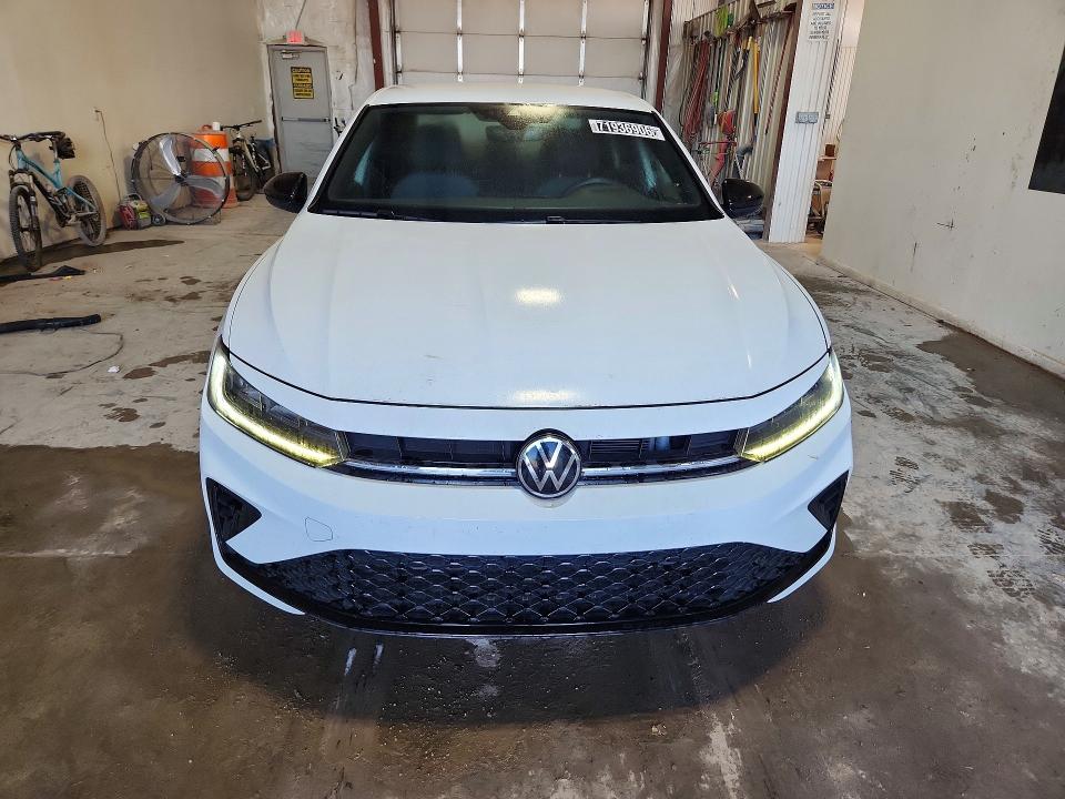 Auction sale of the 2025 Volkswagen Jetta, vin: 3VWBX7BU7SM030462, lot number: 71936906