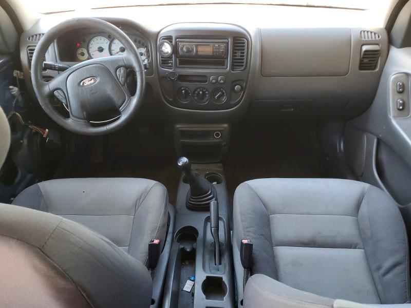 2004 Ford Escape მანქანა იყიდება აუქციონზე, vin: 1FMYU02B94KA28360, აუქციონის ნომერი: 71872216