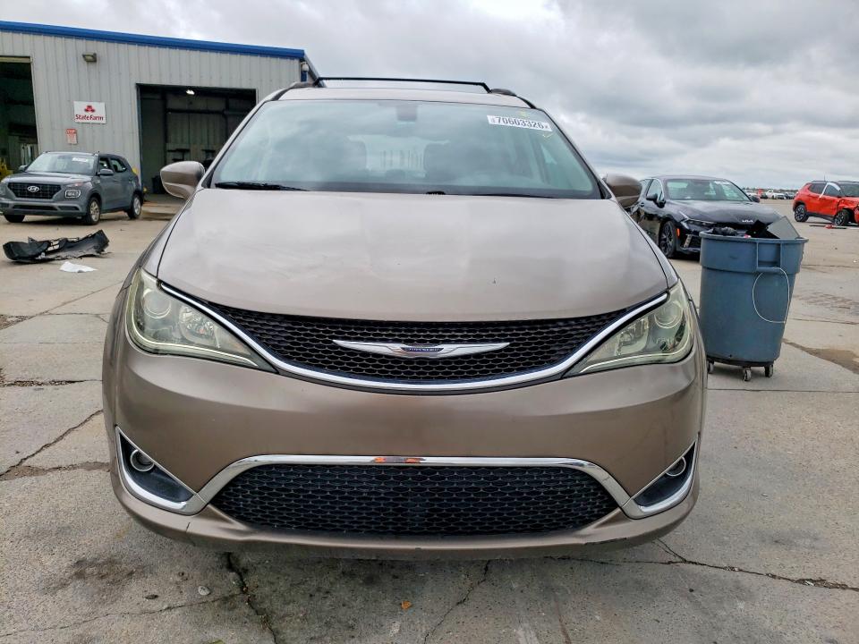 Продажа на аукционе авто 2017 Chrysler Pacifica, vin: 2C4RC1BG5HR569474, номер лота: 70603326