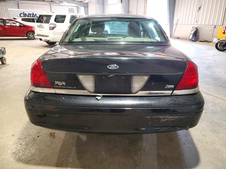 Продажа на аукционе авто 2011 Ford Crown Victoria, vin: 2FABP7EV7BX148691, номер лота: 72508576