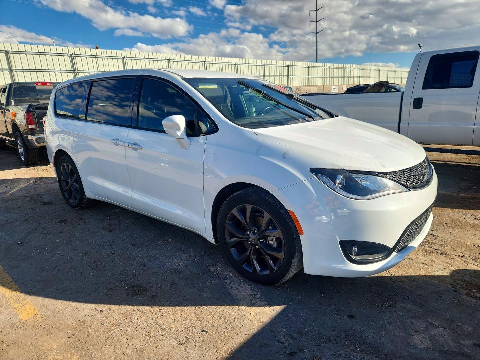 72950016 :رقم المزاد ، 2C4RC1FG5LR238123 vin ، 2020 Chrysler Pacifica مزاد بيع