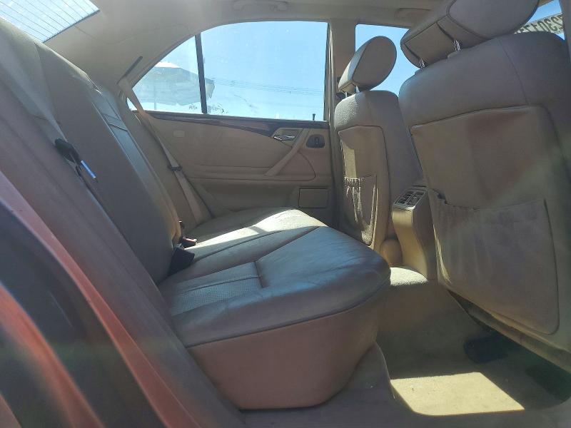2002 Mercedes-benz E მანქანა იყიდება აუქციონზე, vin: WDBJF65J12B400856, აუქციონის ნომერი: 72301716