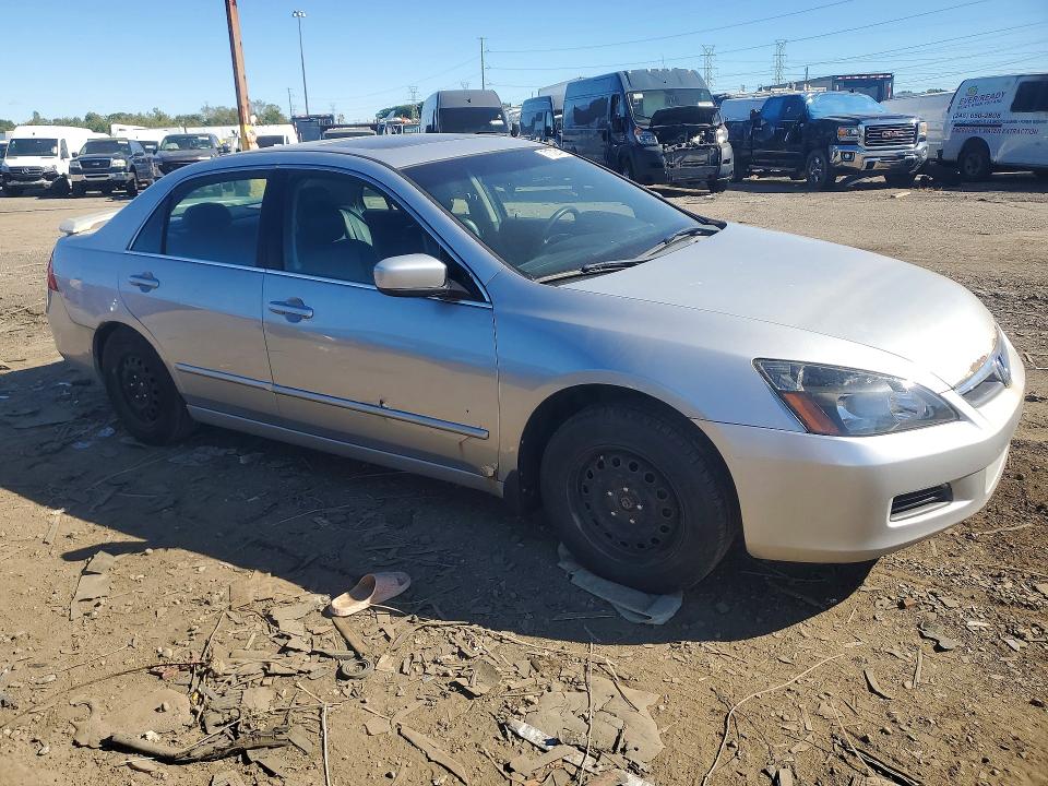 71727476 :رقم المزاد ، 1HGCM66567A800962 vin ، 2007 Honda Accord مزاد بيع