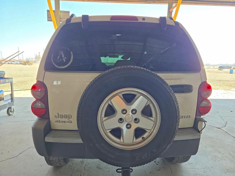 70876576 :رقم المزاد ، 1J4GL48525W681175 vin ، 2005 Jeep Liberty مزاد بيع