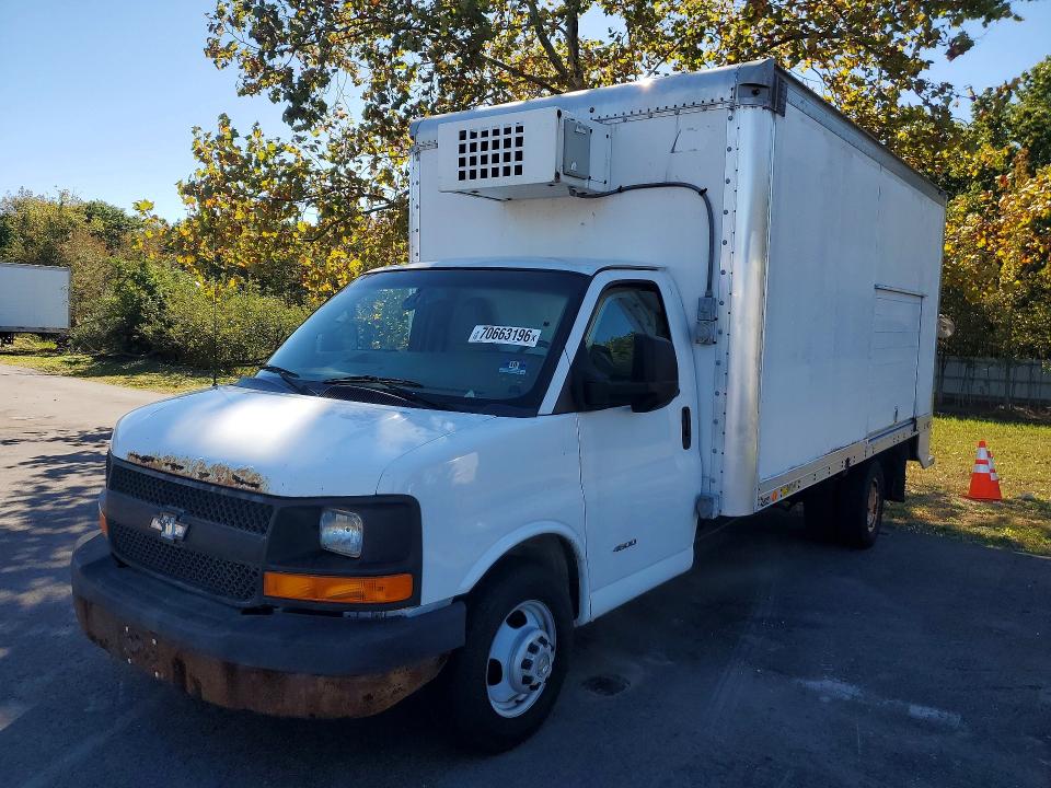 70663196 :رقم المزاد ، 1HA6GVCG6HN007637 vin ، 2017 Chevrolet Express مزاد بيع