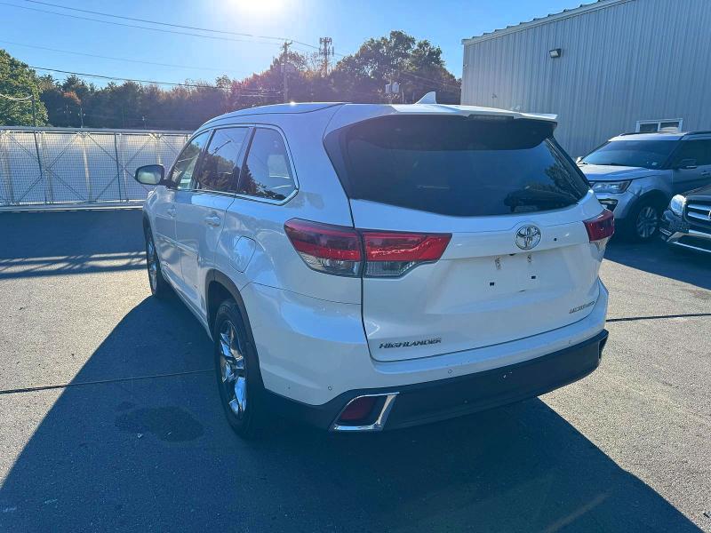 72826986 :رقم المزاد ، 5TDDZRFH2JS856794 vin ، 2018 Toyota Highlander مزاد بيع