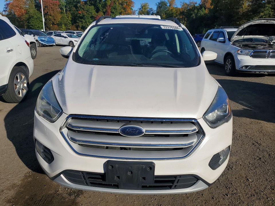 72376506 :رقم المزاد ، 1FMCU9HD5JUA14382 vin ، 2018 Ford Escape مزاد بيع